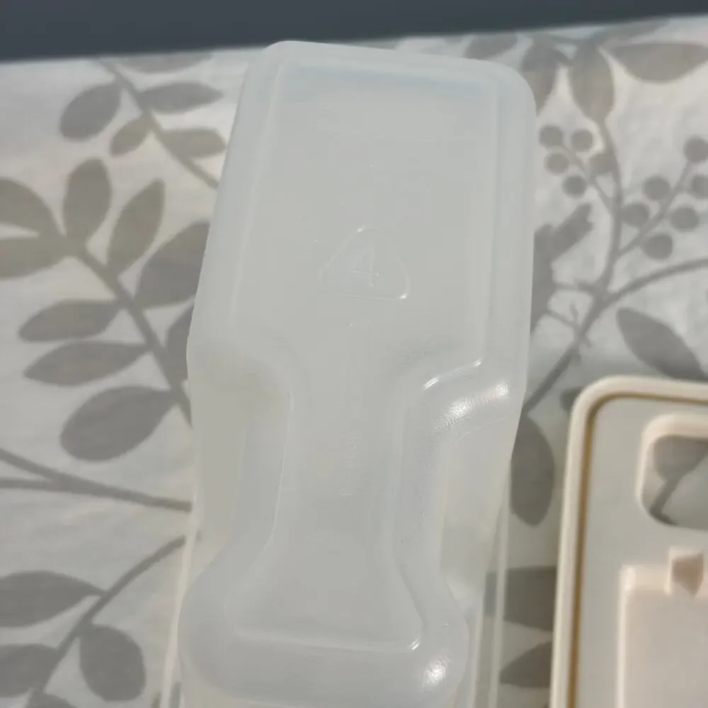 Rubbermaid vintage quart